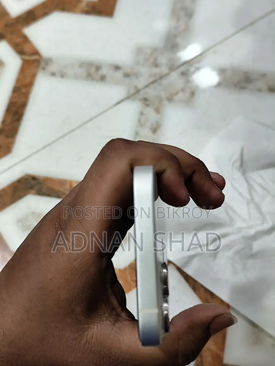 Apple iPhone 13 (Used)