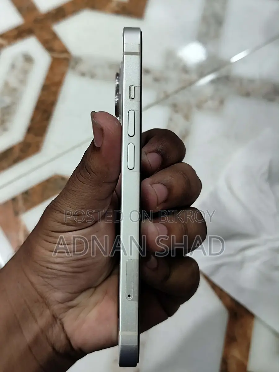 Apple iPhone 13 (Used)