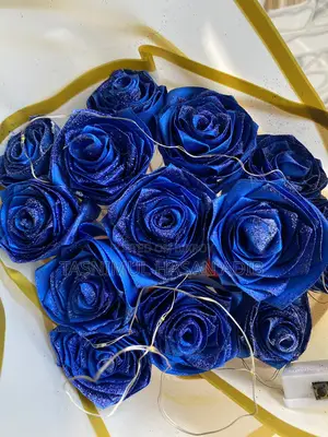 Hand flower bucket