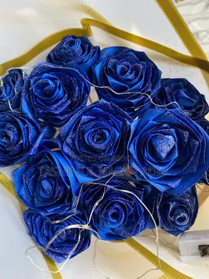 Hand flower bucket