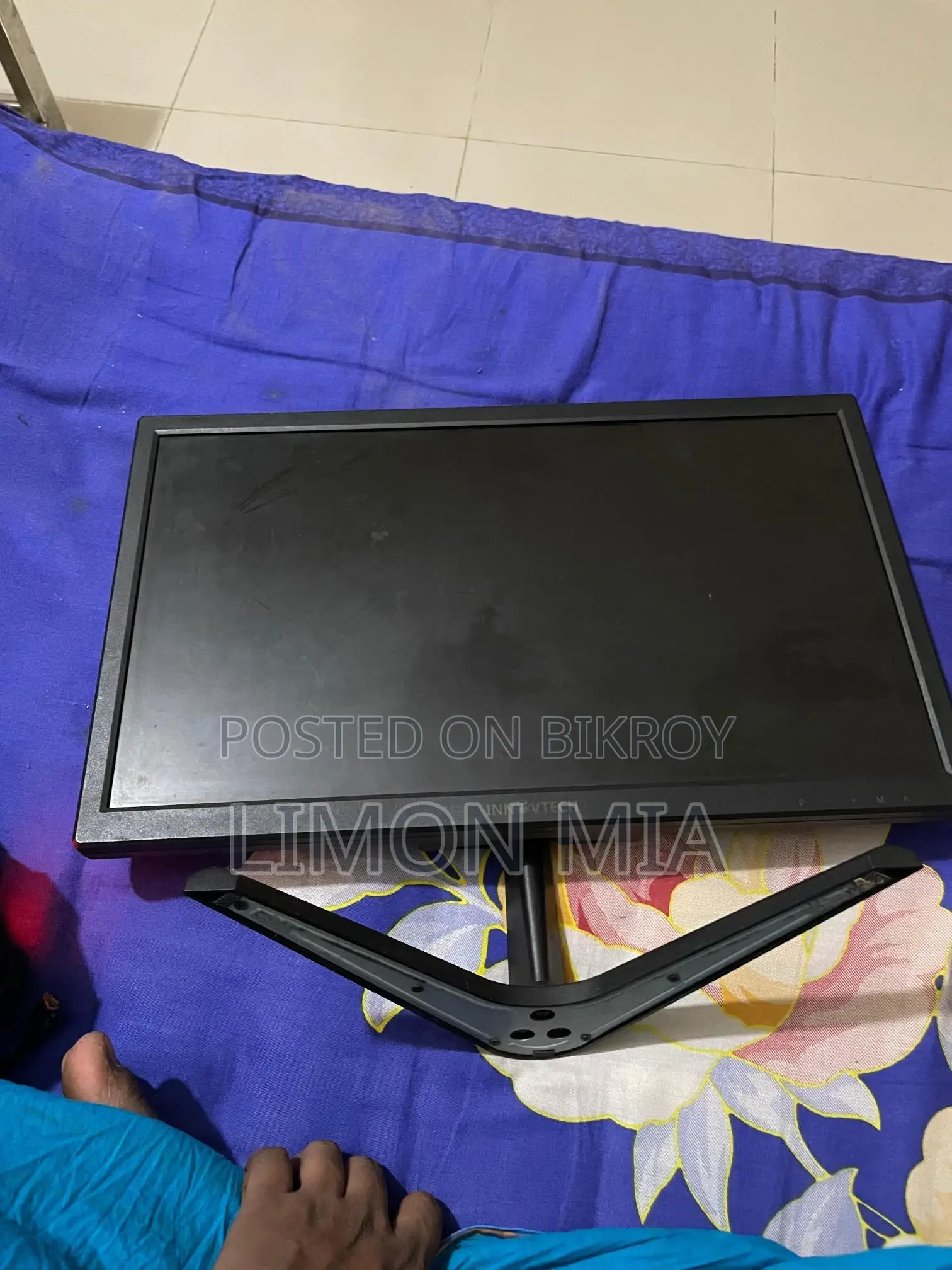 ১৯ ইঞ্চি মনিটর