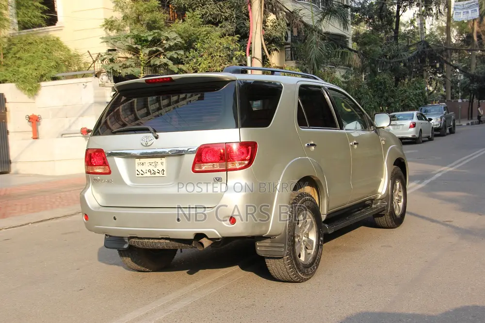 Toyota Fortuner 4WD 2006