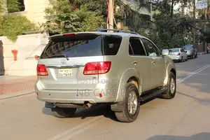 Toyota Fortuner 4WD 2006