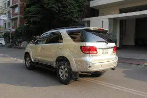 Toyota Fortuner 4WD 2006