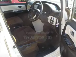 Toyota Noah G PKG 4.5 PEARL 2020