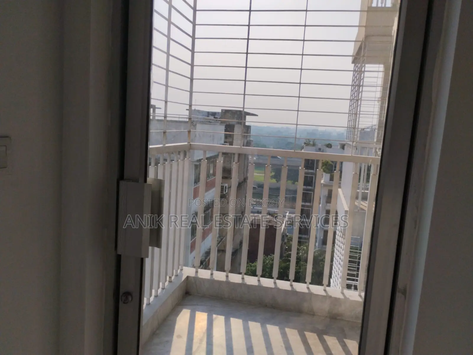 Swmming Pool Gym 4000 Sft Flat Rent At Banani