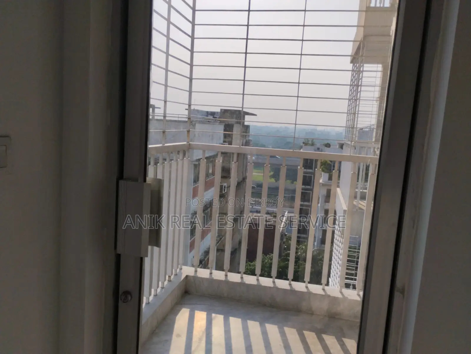 বনানীতে সুইমিং পুল ও জিম সহ ৪০০০ বর্গফুটের ফ্ল্যাট ভাড়া হবে