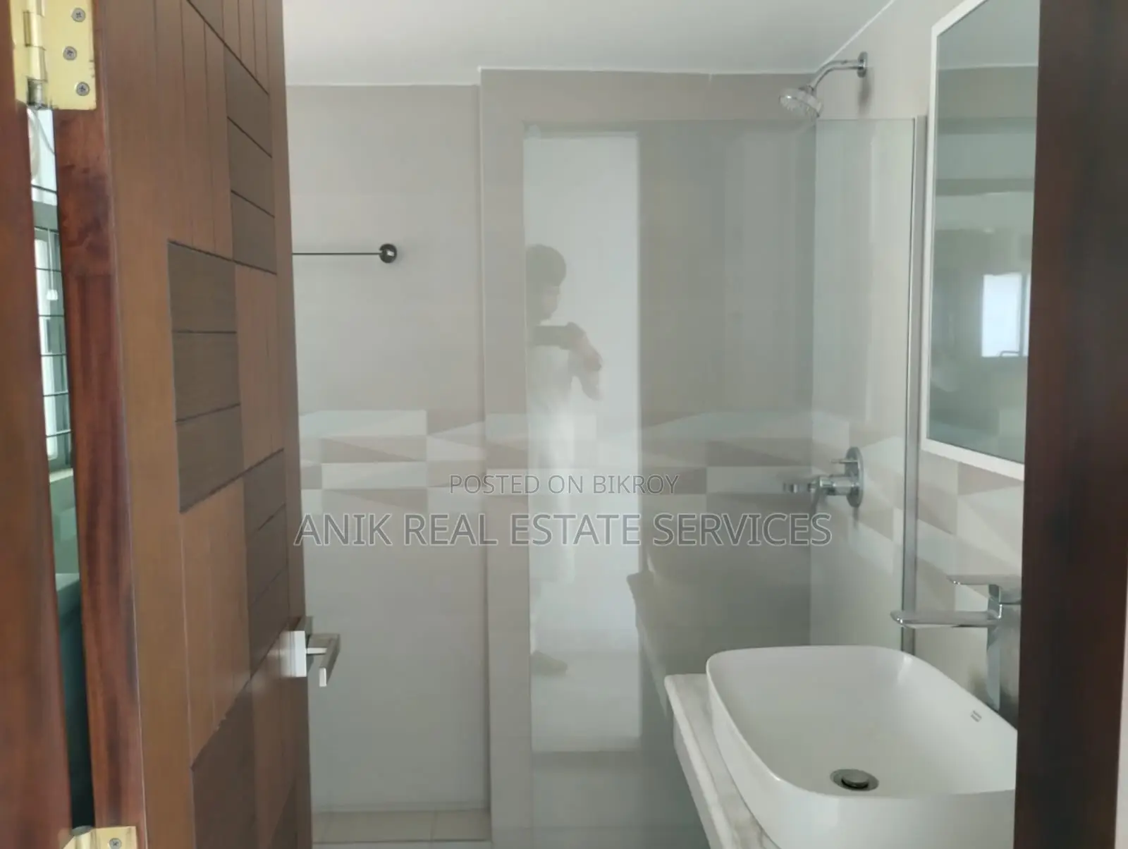 Swmming Pool Gym 4000 Sft Flat Rent At Banani