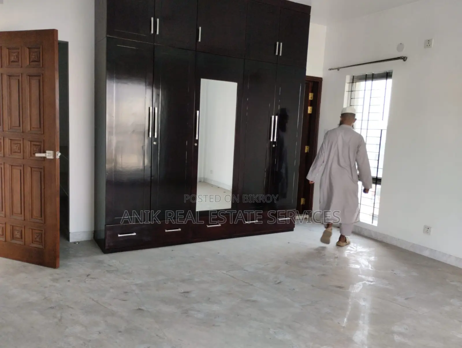 Swmming Pool Gym 4000 Sft Flat Rent At Banani