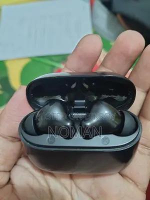 Hoco Eq2 Wireless Earbuds Used for only 3 months, absolutely fresh
