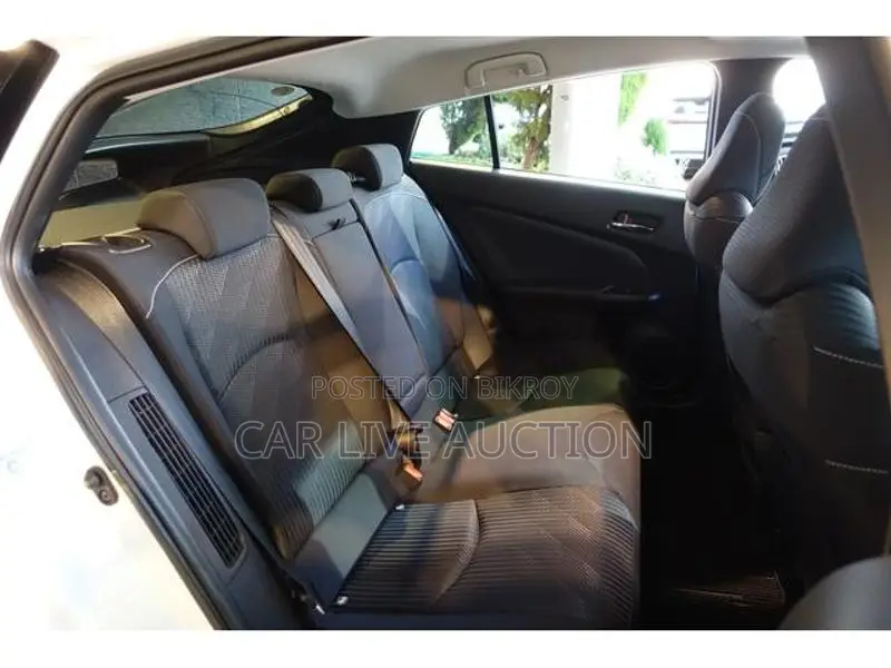Toyota Prius prime phev 2021