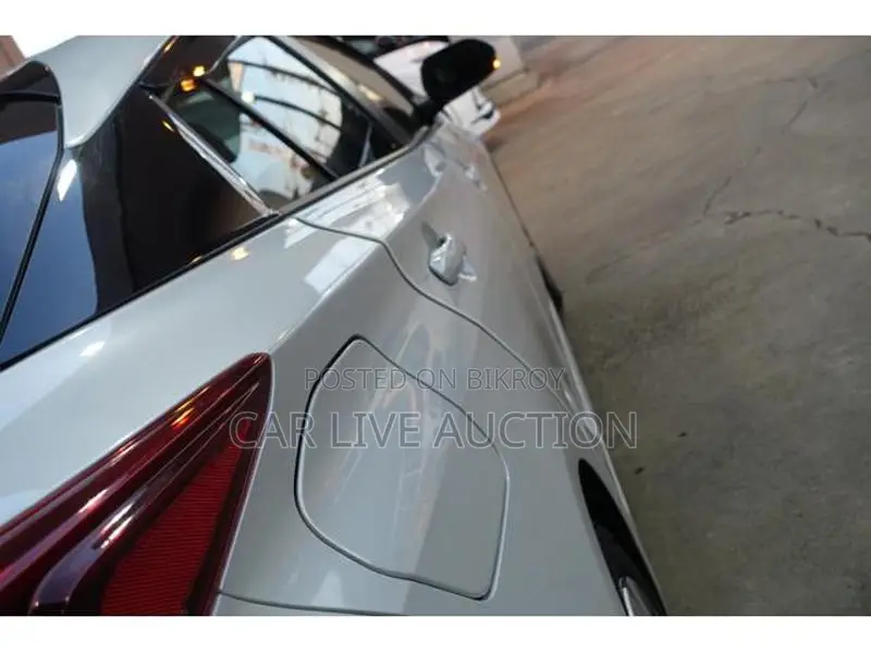 Toyota Prius prime phev 2021