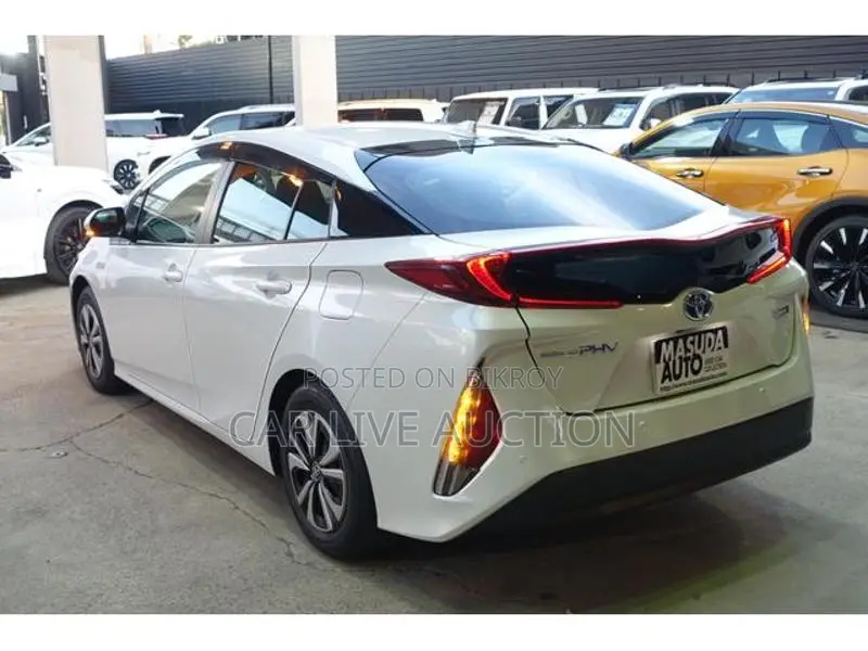 Toyota Prius prime phev 2021