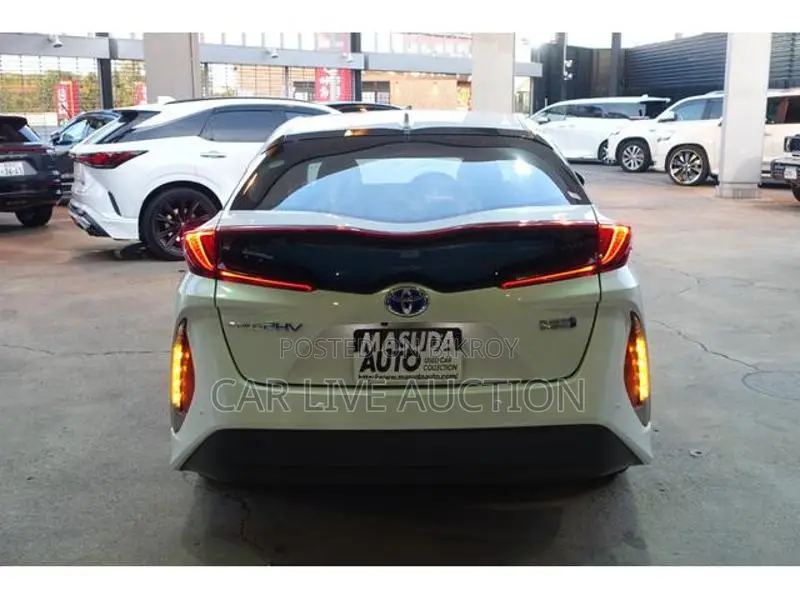 Toyota Prius prime phev 2021