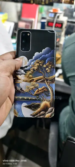Samsung Galaxy S20 (Used)