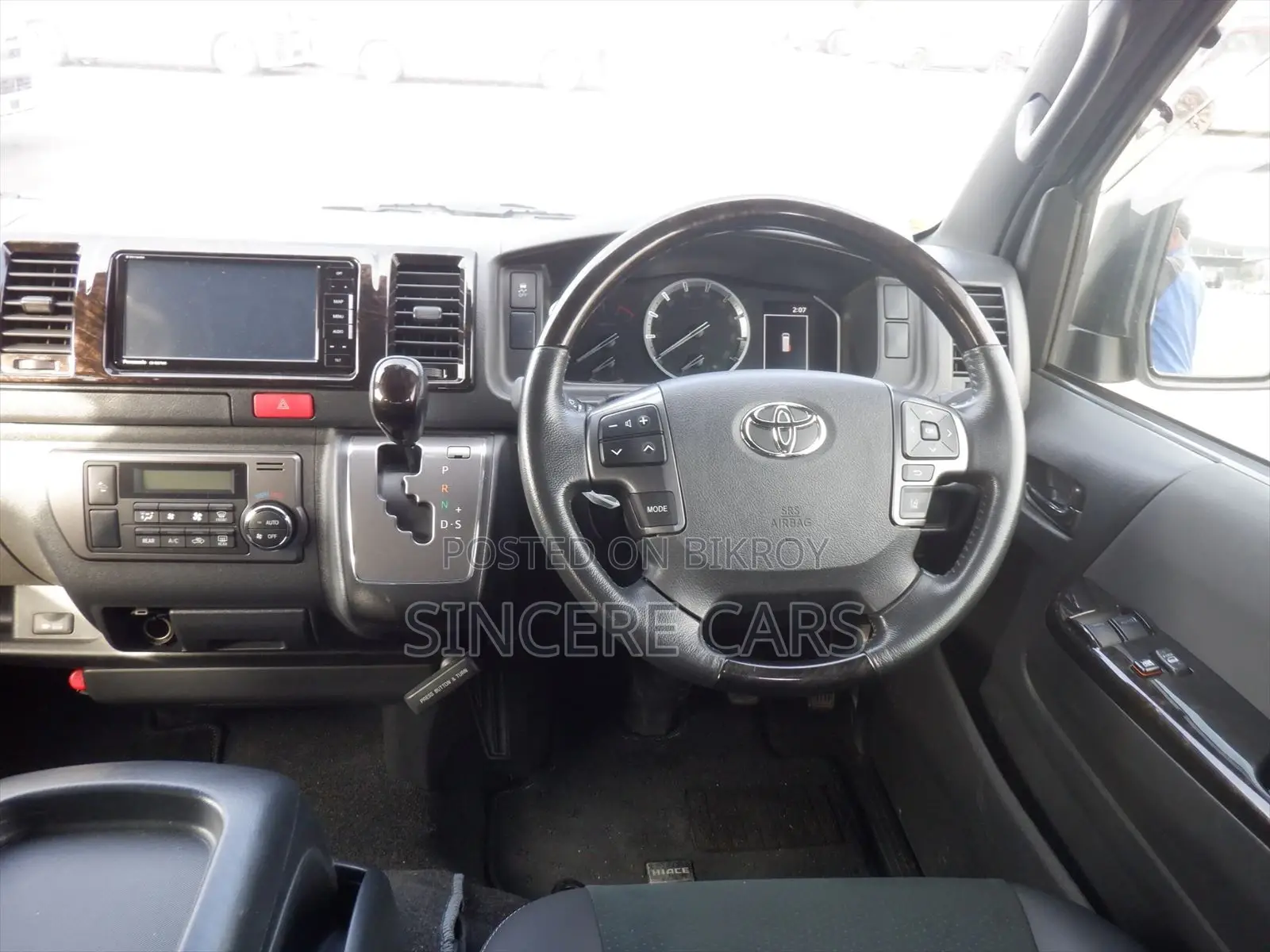 Toyota Hiace SUPER GL LED PUSH 2021
