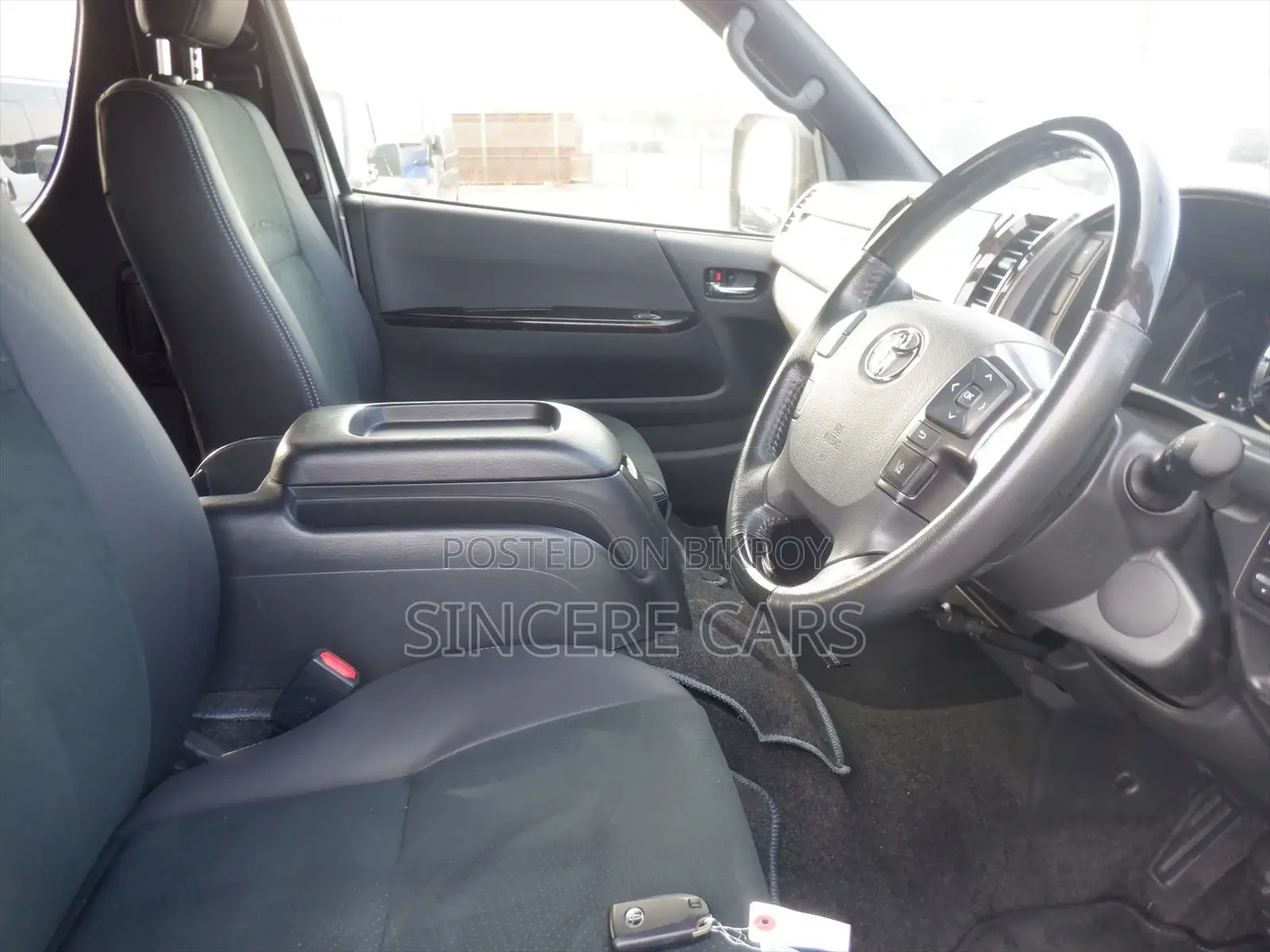 Toyota Hiace SUPER GL LED PUSH 2021