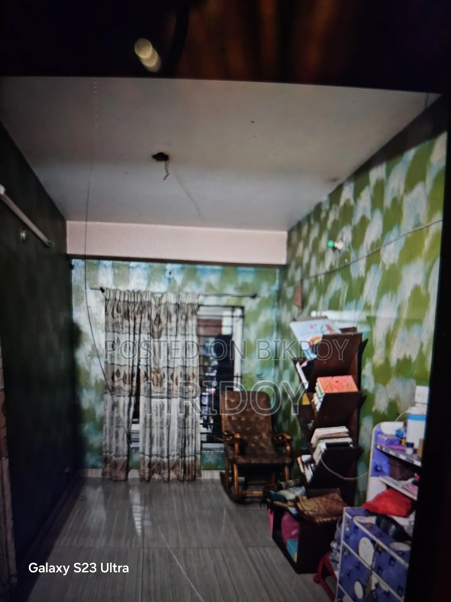 2500 sq ft flat for sale