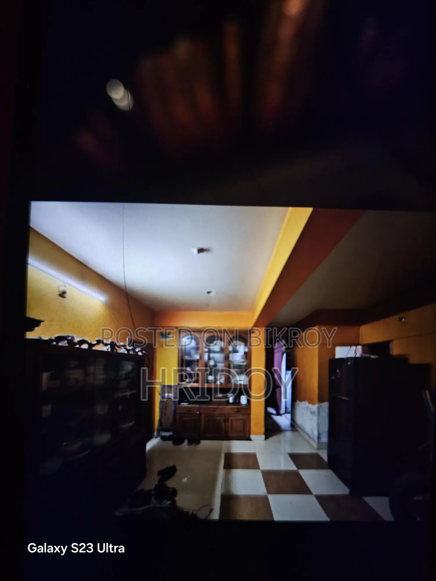 2500 sq ft flat for sale