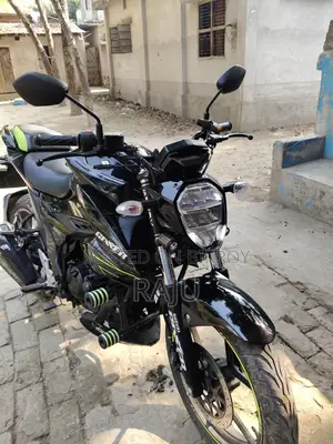Suzuki Gixxer . 2024