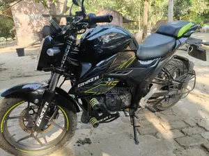 Suzuki Gixxer . 2024
