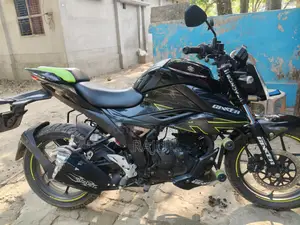 Suzuki Gixxer . 2024