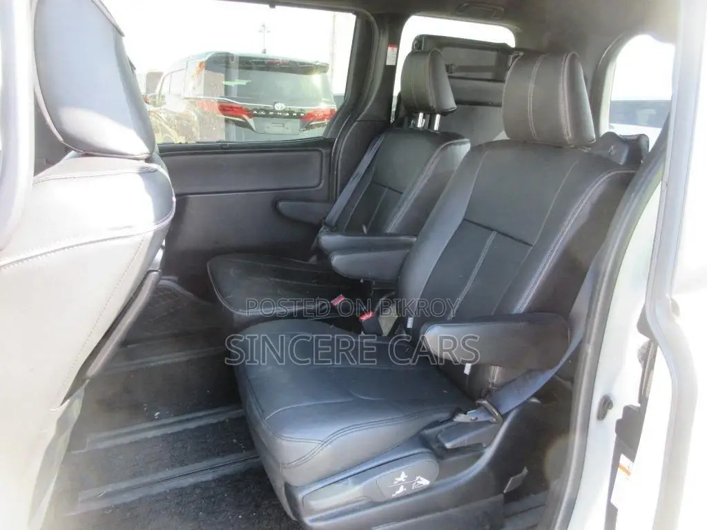 Toyota Noah SI WXB HYBRID 2020