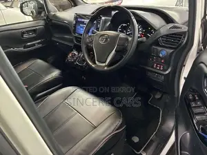 Toyota Noah SI WXB HYBRID 2020