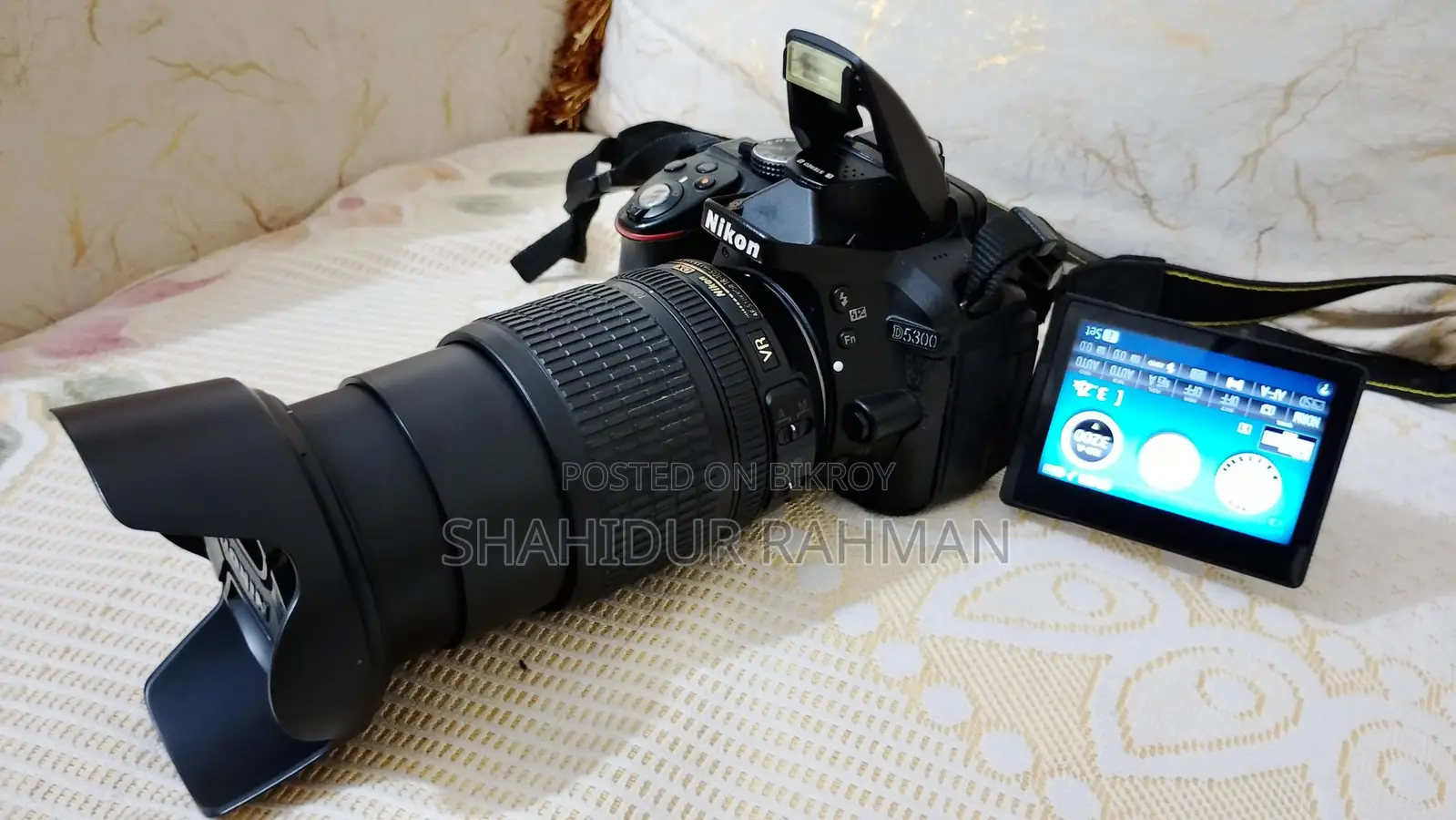 Nikon D5300 24.2mp DSLR Body with 18-105mm VR Lens, 32GB Card