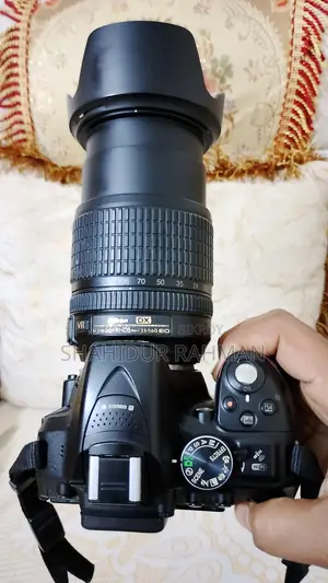 Nikon D5300 24.2mp DSLR Body with 18-105mm VR Lens, 32GB Card