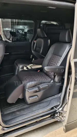 Toyota Voxy SZ Package Hybrid 2023