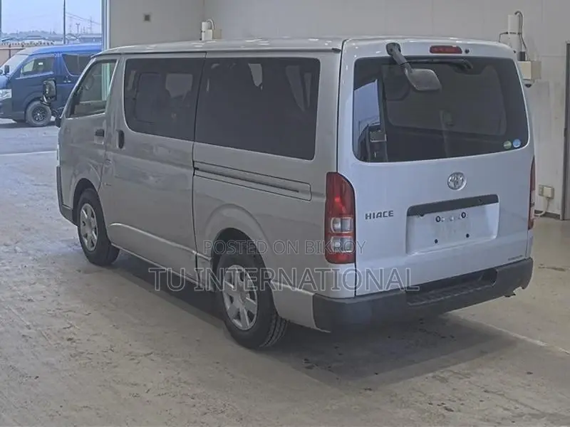 Toyota Hiace DX Package 2021