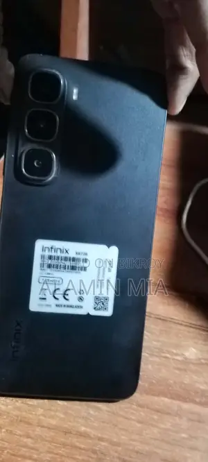 Infinix Hot 60i ফোনটি ৬ বয়স (Used)