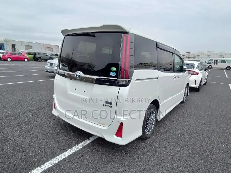 Toyota Noah SIWXB 2021