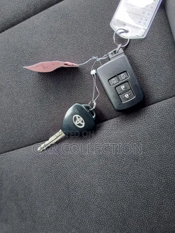 Toyota Noah SIWXB 2021