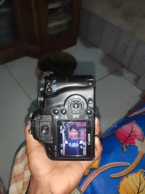 Canon:1000D