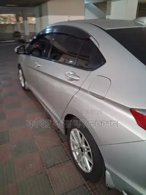 Honda Grace hybrid 2016