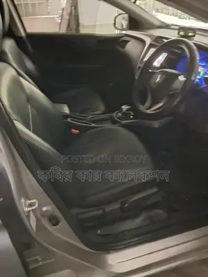 Honda Grace hybrid 2016