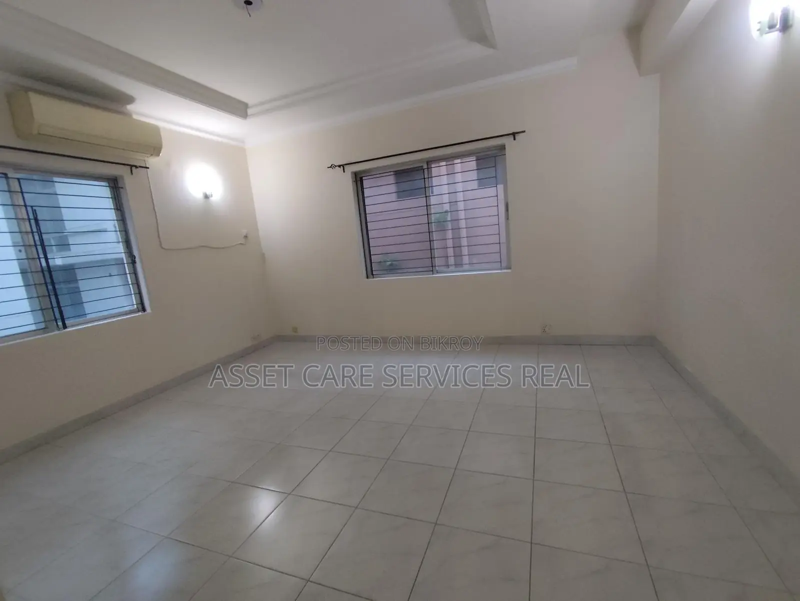Duplex 4-Bedroom Apartment for Rent in Baridhara Diplomatic Zone