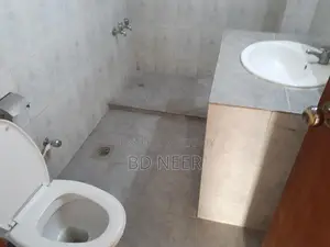 গুলশান-১ এ ৩০০০ বর্গফুটের ৪ বেডরুমের ফ্ল্যাট ভাড়া