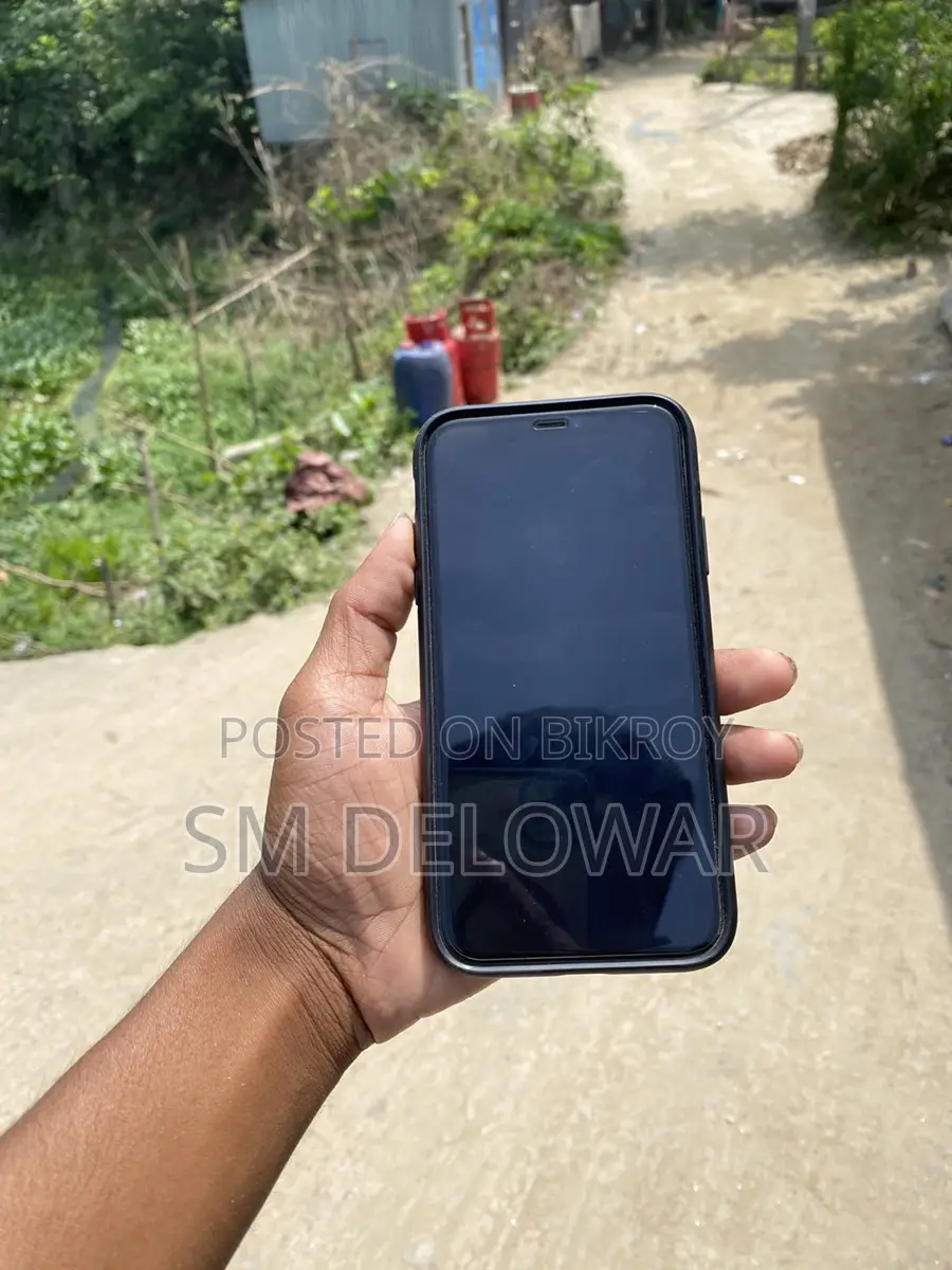Apple iPhone 11 (Used)
