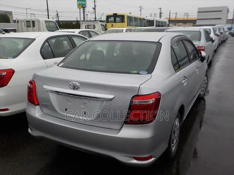Toyota Axio Ex Non Hybrid Silver 2020