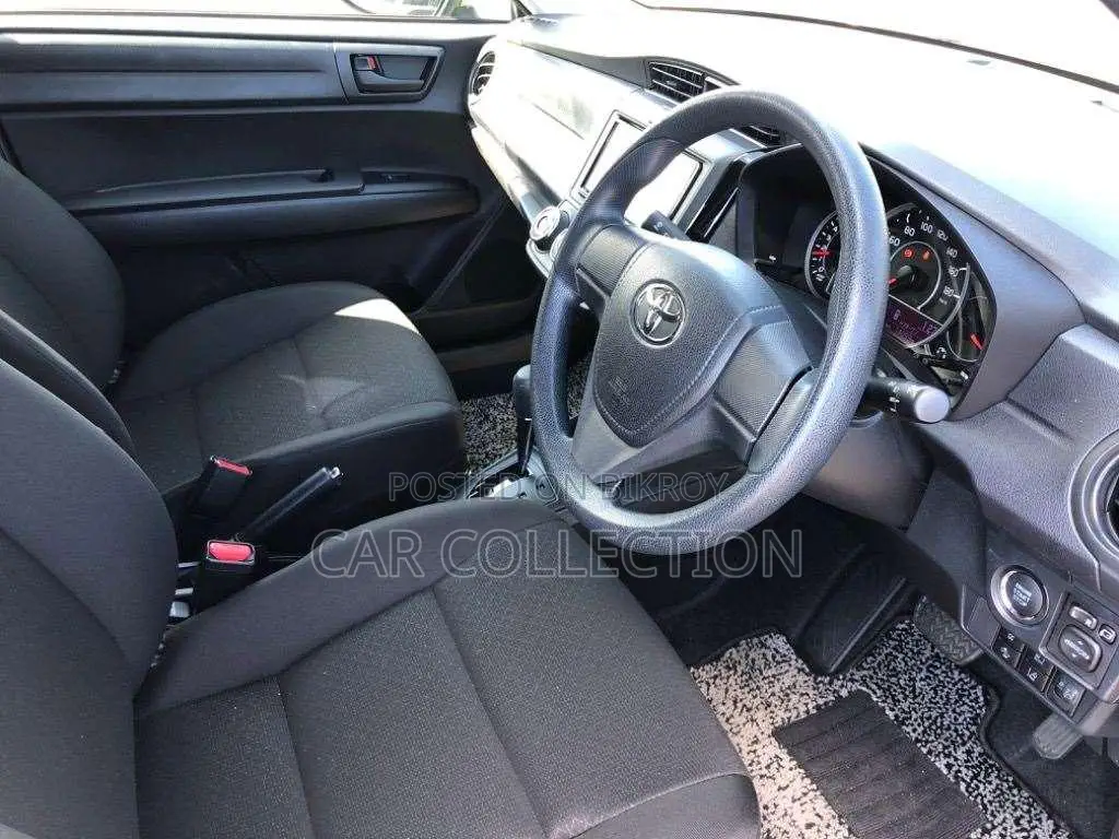 Toyota Axio Ex Non Hybrid Black 2020