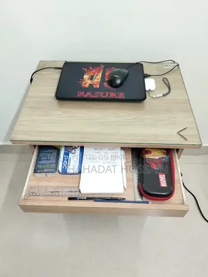 কম্পিউটার টেবিল