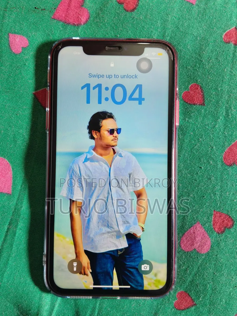 Apple iPhone 11 . (Used)