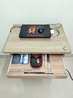 কম্পিউটার টেবিল