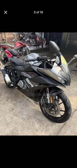 CFMoto 300SR - 2025