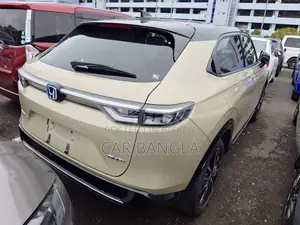 Honda Vezel E: HEV PLAY 2021