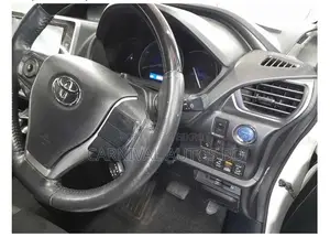 Toyota Esquire GI PREMIUM HYBRID 2020