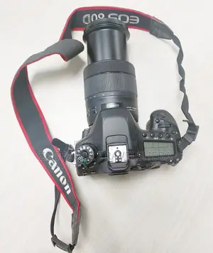 Canon EOS 80D DSLR Camera with EFS 18-135mm LENS